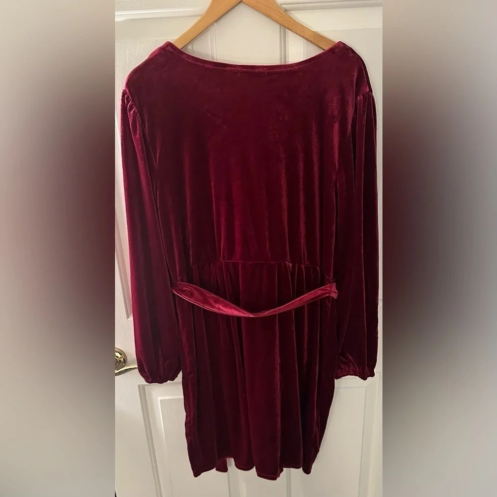 Nine West Size 1X Burgundy Long Sleeve Velvet Wrap Dress - Picture 3 of 6